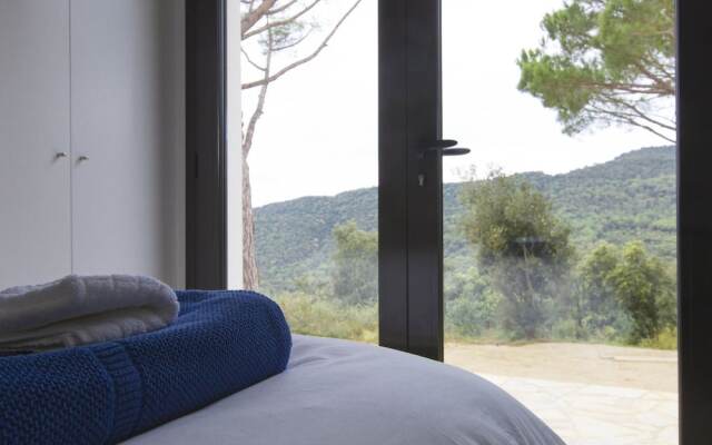 Modern Holiday Home in Sant Andreu de Llavaneres with Swimming Pool