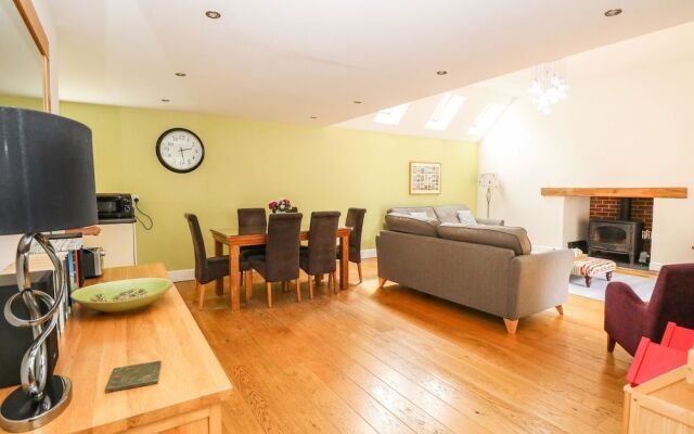 Oak Tree Lodge