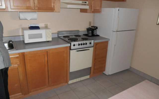 GuestHouse Inn & Suites Eugene / Springfield