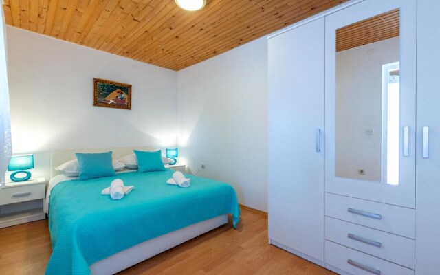 Awesome Home in Sevid With Wifi and 4 Bedrooms