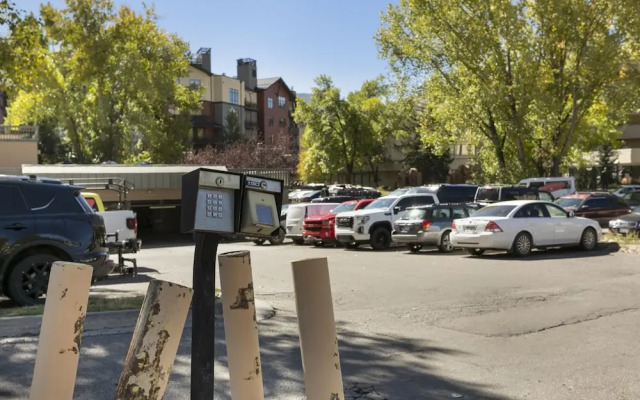 608 Avon Center Lodge 2 Bedroom Condo