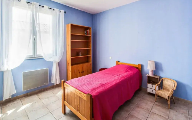 Spacious Holiday Home in Aigues Vives