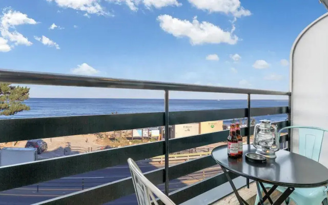 Yangyang Haettuneonchangmoon Pension