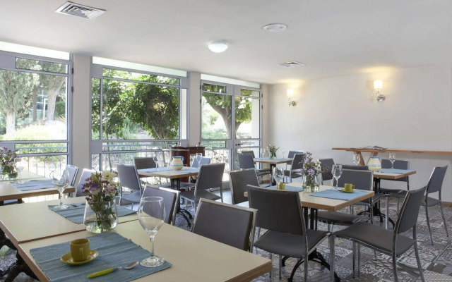Eden Inn