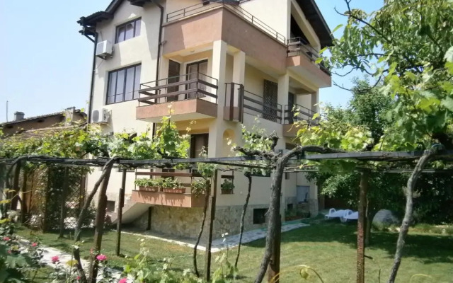 Guest House Hristovi