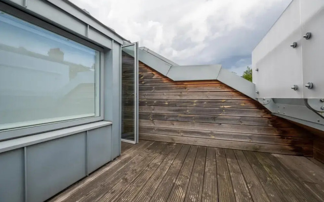 Trendy Queens Park Home Close to Hampstead by Underthedoormat