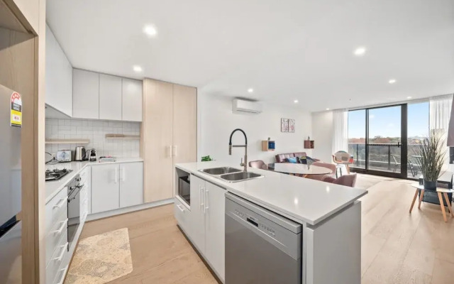 Stylish 2-bed Apartment With Luxe Amenities Access