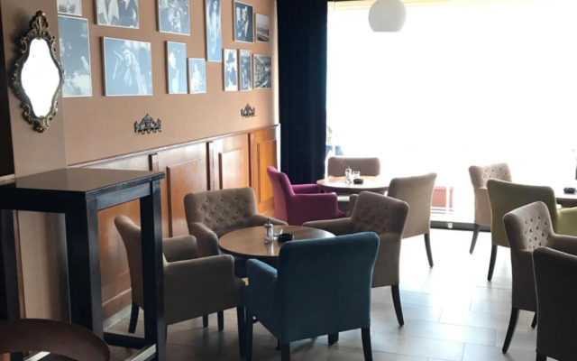 Heartland City Hotel