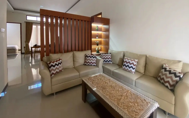 Kanggo Riko Family Homestay Mitra RedDoorz