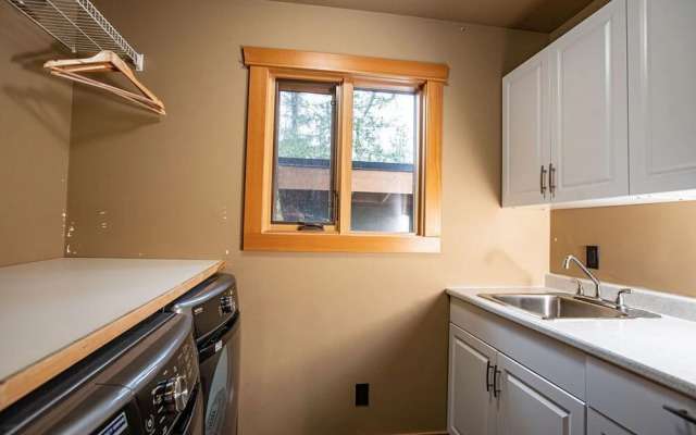 Begbie Snug by Revelstoke Vacations