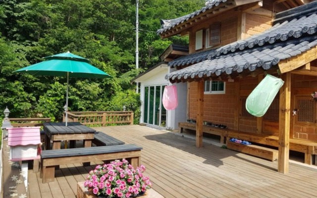 Gangneung Sinnaneun Pension