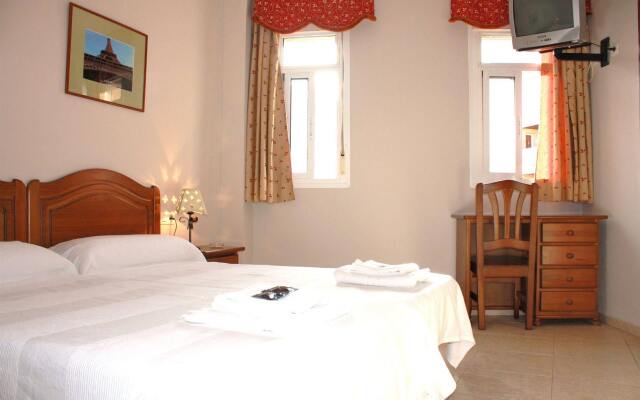 Hostal Carlos II