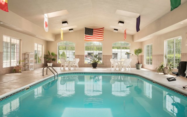 Garner Hotel Paducah West by IHG