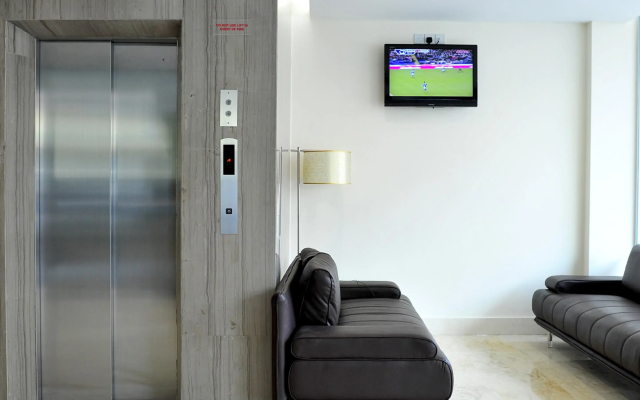 Hallmark Express Hotel