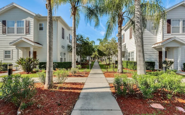 Lucaya Village 21-101