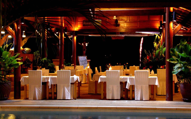 White House Beach Resort And Spa