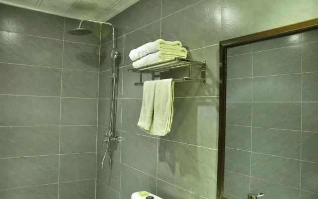Yufujiang Fashion Business Hotel