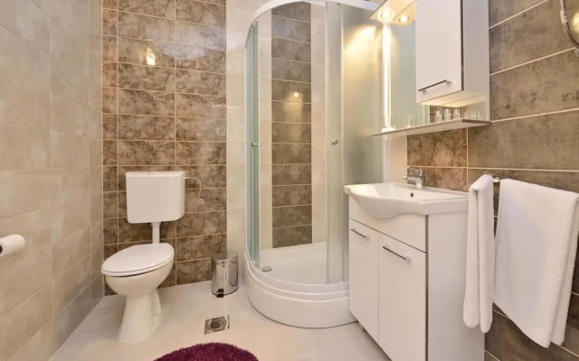 Amazing Home in Vrsi-mulo With Wifi and 1 Bedrooms
