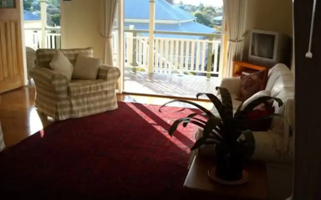 3 Bedroom Characterful Inner City Home