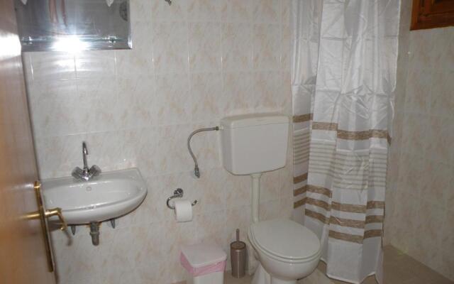 Triopetra Martha Giannis Stone House