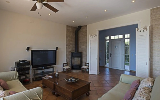 Villa - 6 Bedrooms with Pool, WiFi and Sea views - 106412