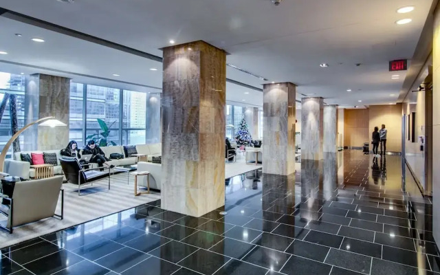 HomeHop - Maple Leaf Square