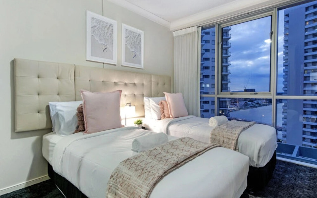 Chevron Renaissance - Wow Stay