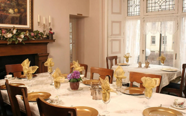 The Rosemount Inn