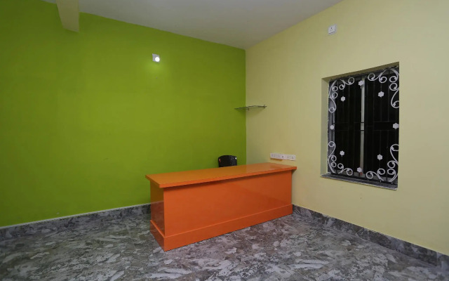 OYO 18355 Hotel Moonlight