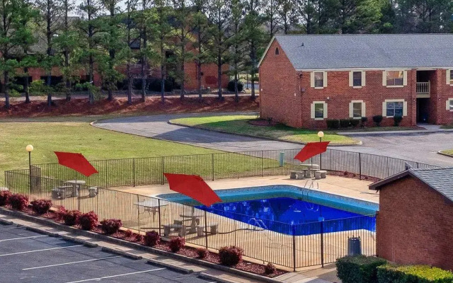 Red Roof Inn PLUS+ Huntsville - Madison