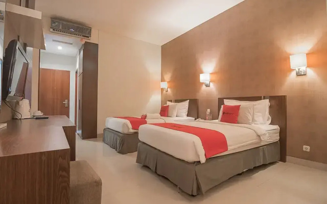 RedDoorz Premium near Paris Van Java Mall