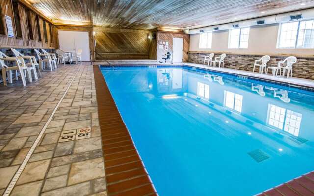 Comfort Inn & Suites Riverview near Davenport and I-80