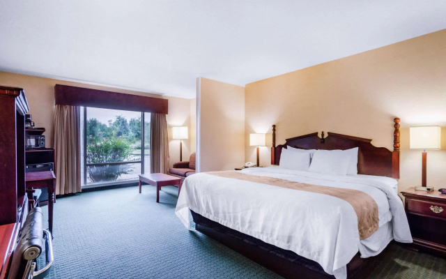 Quality Inn & Suites Carthage near Precious Moments Chapel