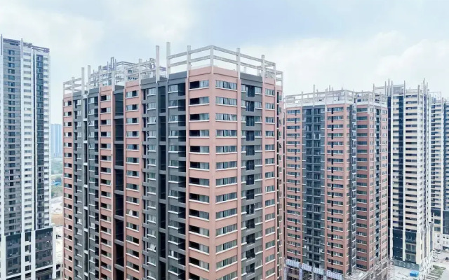 Restful And Chic 2Br At Meikarta Apartment