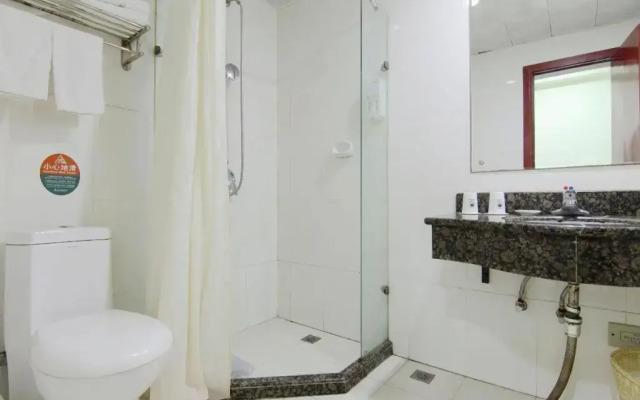 GreenTree Inn Chongqing Shiqiaopu Computer City Light Rail Stine Express Hotel