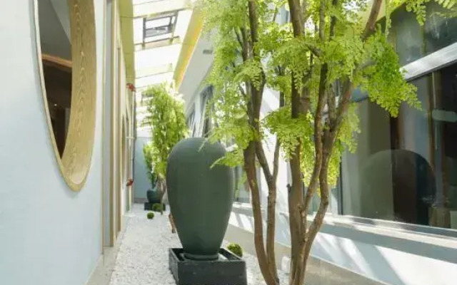 Yanjiangnan Hotel