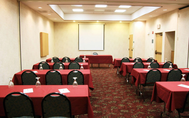 Hampton Inn & Suites Kansas City-Merriam