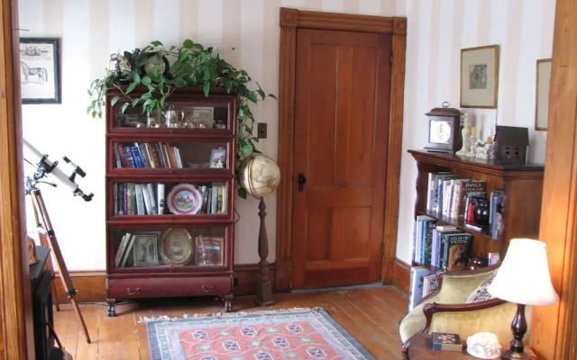 Rose Arbour Bed & Breakfast