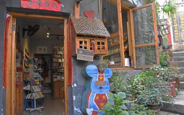 Fenghuang Zhongtian International Youth Hostel