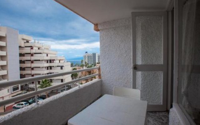 Apartment with pool and ocean view in Las Americas