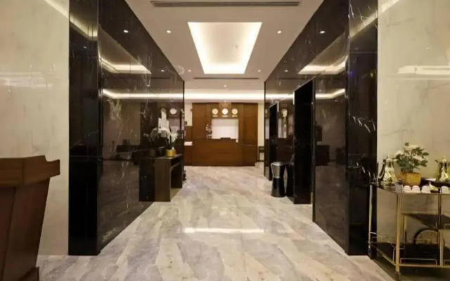 Lian Park Hotel