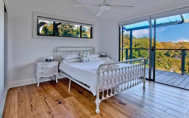 3BR Oasis With Stunning Views and Parking