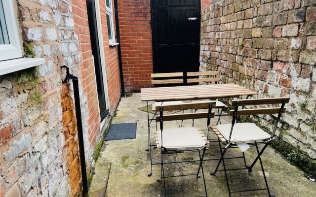 Remarkable 4-bed House in Bootle, Liverpool