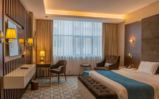 Royal Crown Hotel