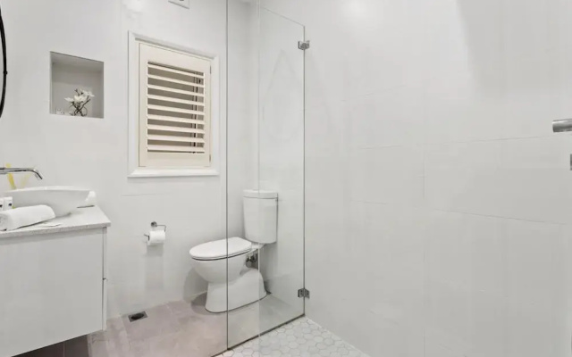 Comfy 2-bed Apartment With A/C Throughout