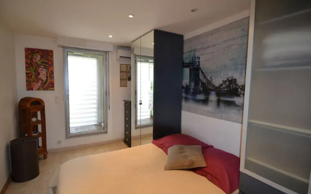 Modern apartment 6 persons with Jacuzzi in Nice Downtown