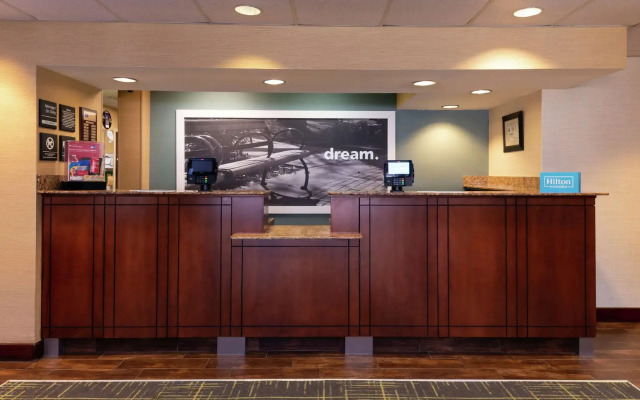 Hampton Inn Greensboro-Airport