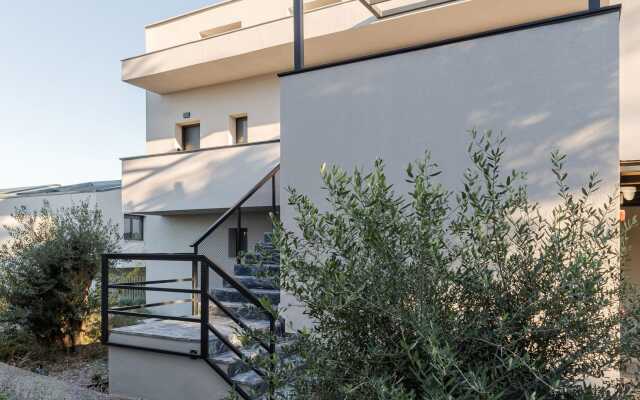 The 8 Suites