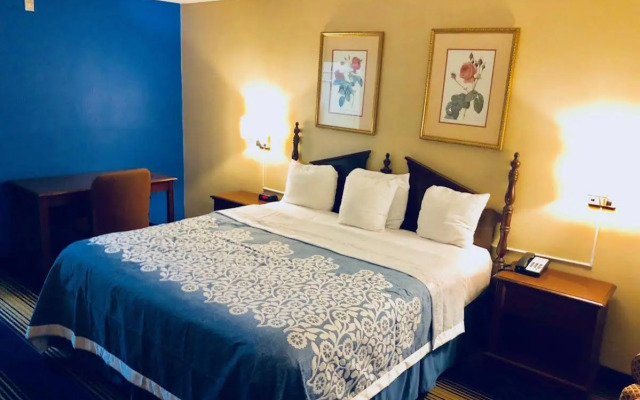 Days Inn by Wyndham Perry Near Fairgrounds