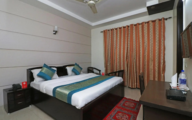 OYO 18685 Shweta Inn